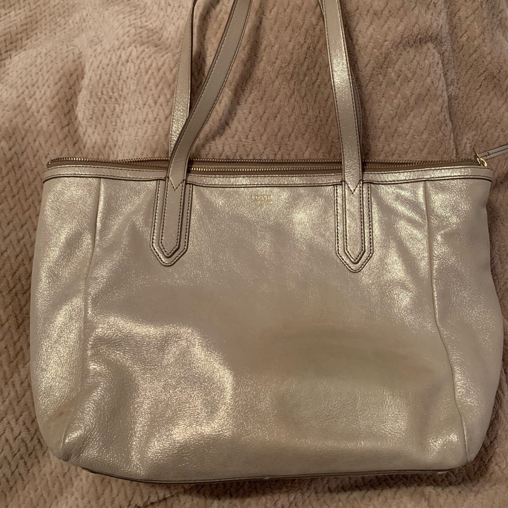 Fossil Sydney Tote in Soft Gold Metallic Leather